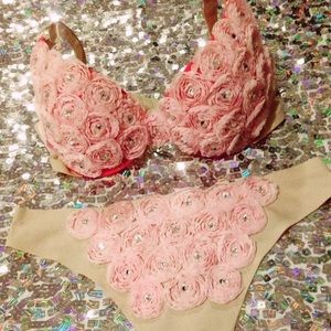 Dusty Roses Lingerie Set